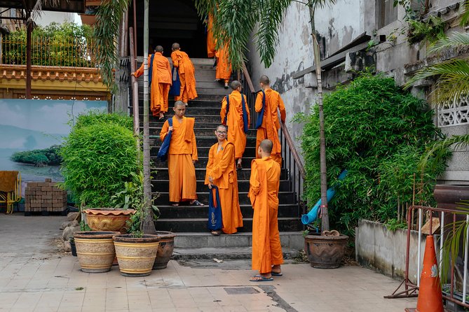 Full Day Bangkok PRIVATE City Tour With Locals - Wat Trimit & Wat Pho tickets - Tuk-tuk time to Wat Saket for the 360-degree views