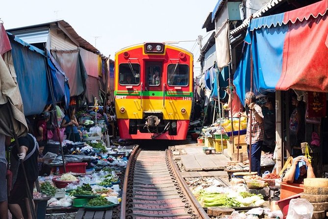 Full-Day Floating Market and Maeklong Railway Market Private Tour from Bangkok - Damnoen Saduak Floating Market: See Canal Life the Right Way