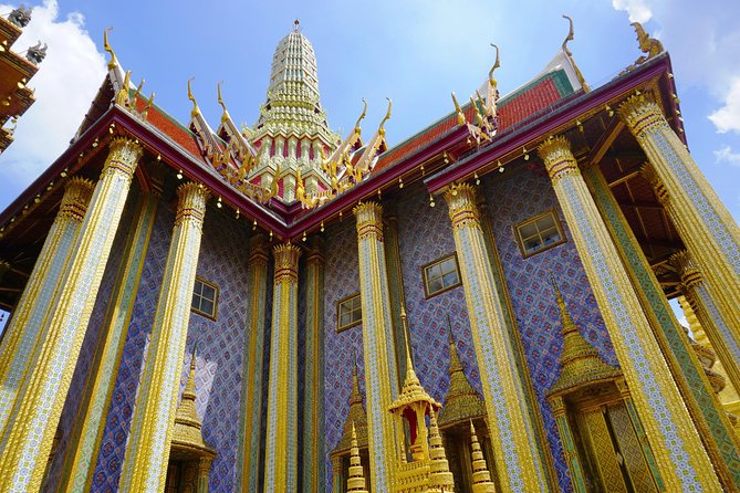 Grand Palace Glory and Emerald Buddha : Half-Day Tour in Bangkok - Crowds, heat, and the small things that save your day
