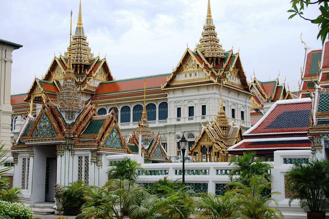 Grand Palace Glory and Emerald Buddha : Half-Day Tour in Bangkok - Group vs private: when you should choose one over the other
