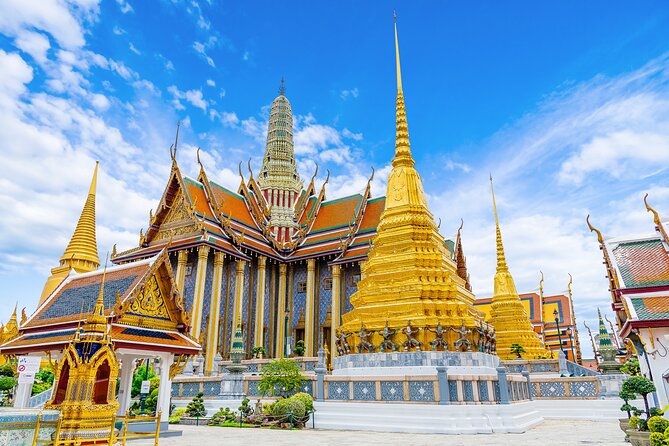 Grand Palace Self-Guided Walking Tour (entry not incl.) - Getting to the starting point: the Grand Palace meet-up zone