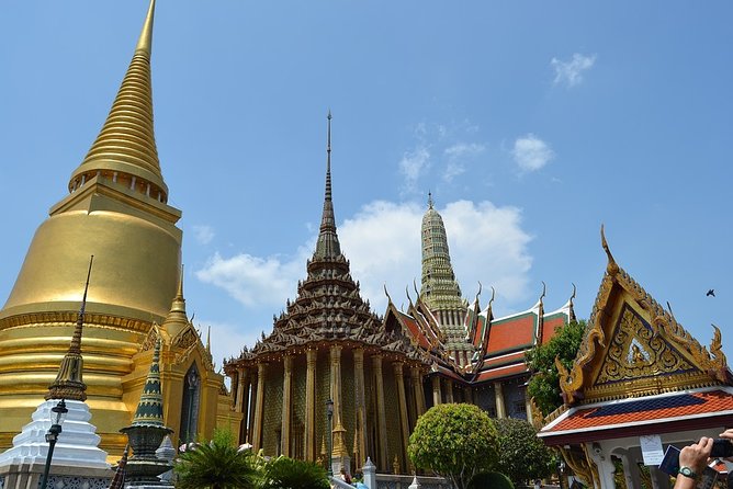 Grand Palace & Temples of Bangkok - Dress code at Thai temples, what you must do