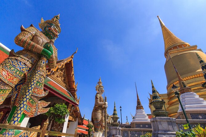 Grand Palace & Temples of Bangkok with experienced guide - Wat Phra Kaew (Temple of the Emerald Buddha): What to Notice in 90 Minutes