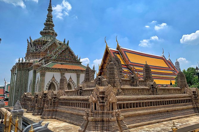 Grand Palace , Thai dance & Fun street walk in Bangkok - Lunch like local people, plus Thai dessert fuel