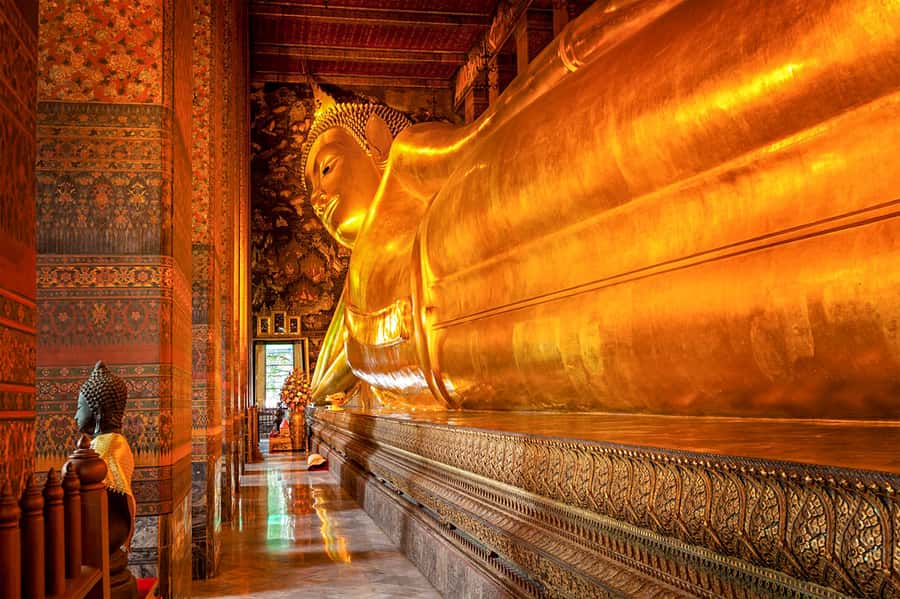 Grand Palace, Wat Pho, and Wat Arun: Guided Tour in Spanish - The river boat moment and why it matters for views