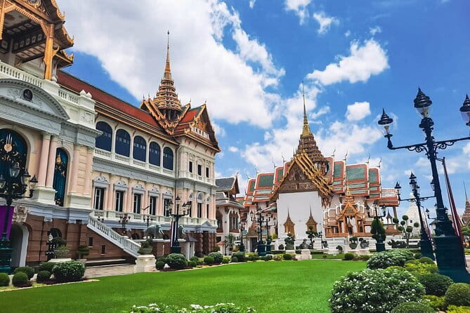 Grand Palace & Wat Phra Kaew Walking Tour with Professional Guide - Price and what $18 actually buys you (plus the entrance fee reality)