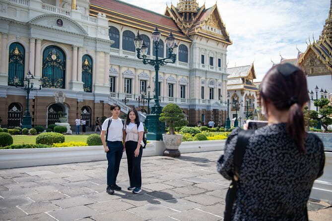 Grand Palace & Wat Phra Kaew Walking Tour with Professional Guide - Wat Phra Kaew and the Emerald Buddha moment
