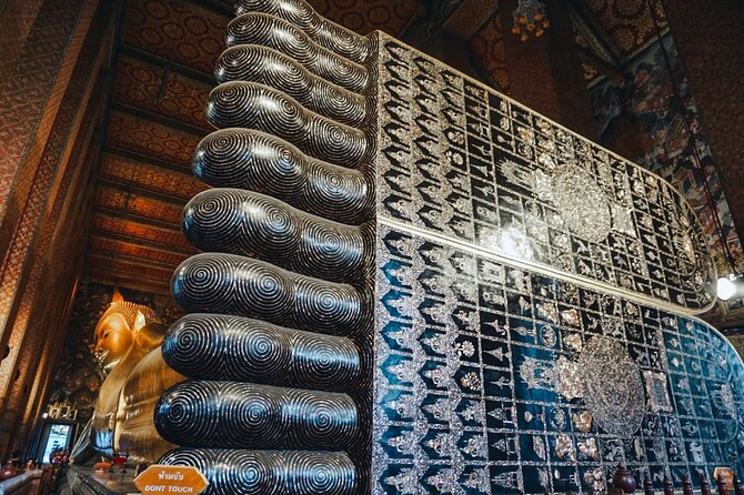 Grand Palace, Wat Phra Kaew, Wat Pho and Wat Arun Walking Tour From Bangkok - How the Licensed Guides Make (or Break) the Day