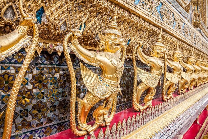 Grand Palace, Wat Phra Kaew, Wat Pho and Wat Arun Walking Tour From Bangkok - Walking, Heat, and the Small-Group Comfort Advantage