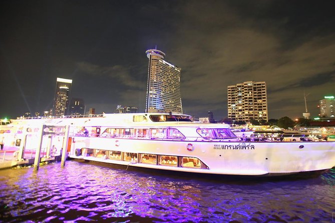 Grand Pearl Dinner Cruise Experience at Bangkok with Pickup - Welcome Moments On Board: Drinks, Crew, and the Tone of the Cruise