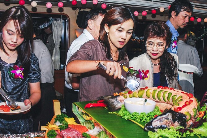 Grand Pearl: Luxury Dinner Cruise with Live Entertainment - Live Thai dance and live music: classy fun, with taste matters