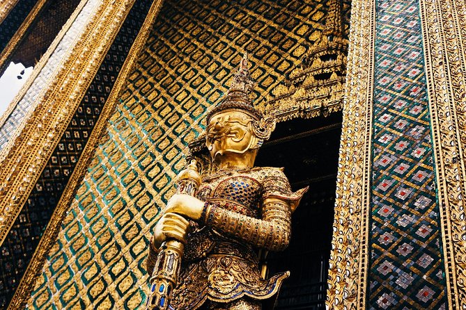 Half Day DIY Grand Palace and Emerald Buddha Temple - The Grand Palace complex: King Rama I, royal halls, and palace walls
