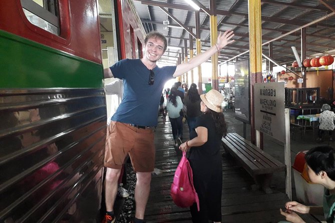 Half-Day Railway Market and Floating Market Tour in Thailand - The train experience: how crowds and heat affect your comfort