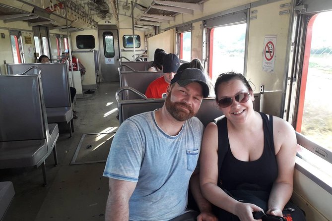 Half-Day Railway Market and Floating Market Tour in Thailand - What to pack for humidity, crowds, and quick transitions