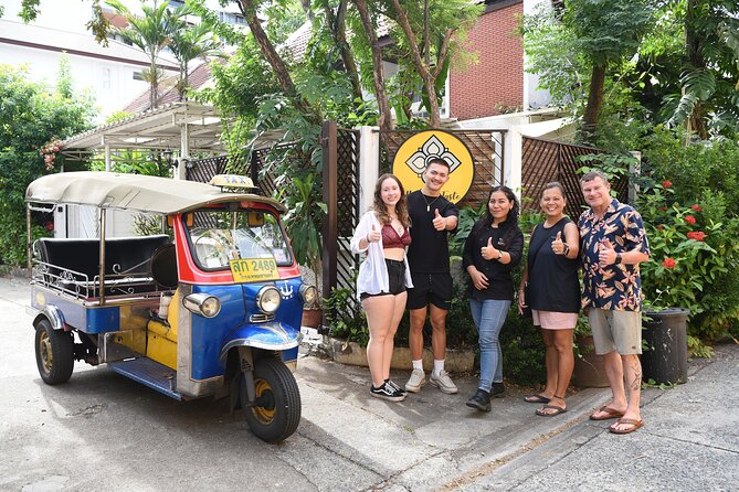 Hands-on Thai Cooking Class & Market Tour in Sukhumvit - What you actually cook: the weekly dish rotation