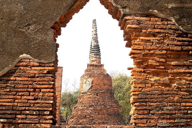 Historical City of Ayutthaya - Unesco Full Day Tour From Bangkok - Wat Chaiwatthanaram: the 1630 temple that feels like a finale