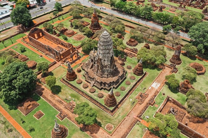 Historical City of Ayutthaya - Unesco Full Day Tour From Bangkok - Wat Yai Chaya Mongkol: the prang that anchors your attention
