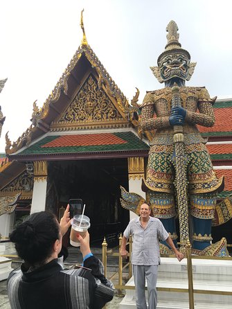 In and around Bangkok Private Tour Guide with Custom Experience - Temple morning flow: Grand Palace, Wat Phra Chetuphon, and the Golden Mount