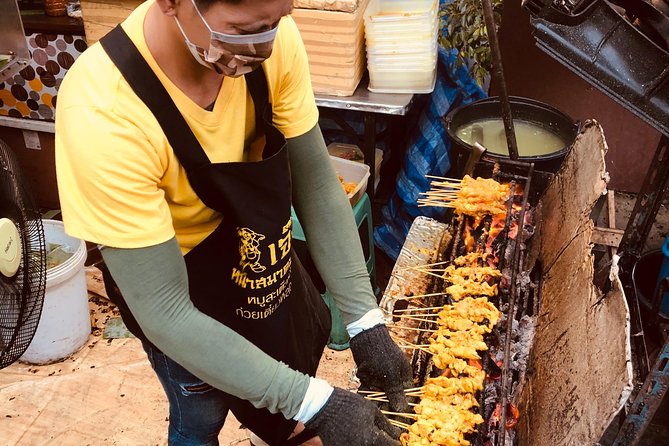 Incredible Bangkok Food Tour - What the tastings look like: classics, curries, noodles, and dessert