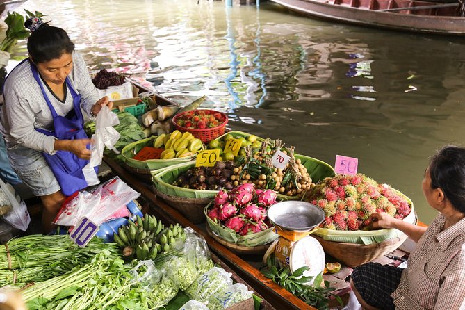 Khlong Lat Mayom & Taling Chan Local Floating Markets Tour (SHA Plus) - Taling Chan: Floating Docks and Boat-Kitchen Dining