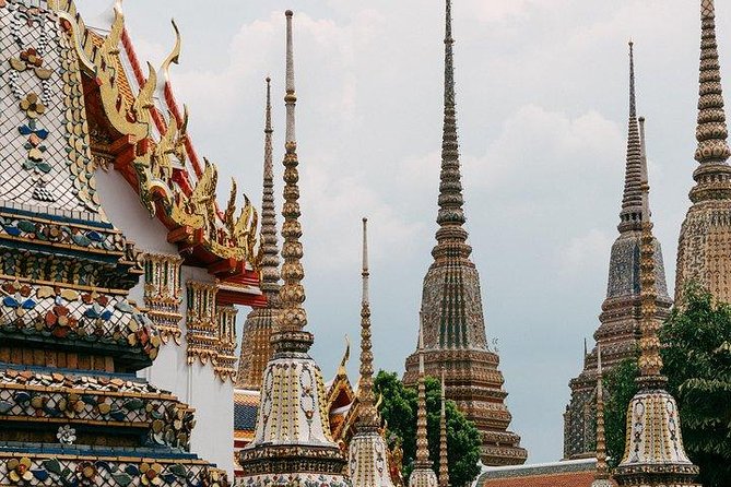 Lights, Camera, Landmark, & Canal: A Picture Perfect Bangkok Tour - Wat Phra Chetuphon (Wat Pho) and the Reclining Buddha in real scale