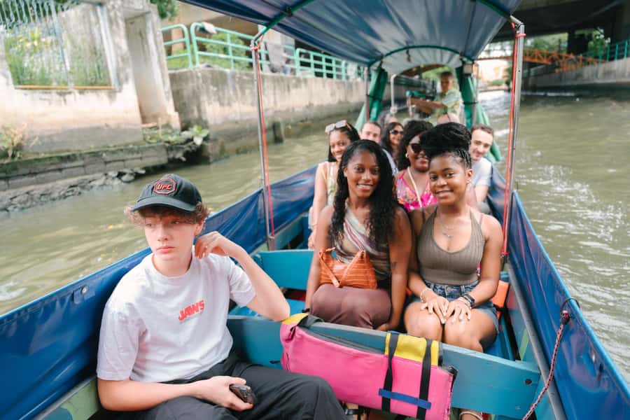 Longtail Boat Canal Tour to Bangkok Floating Market - Two floating market moments: how to shop without losing your rhythm