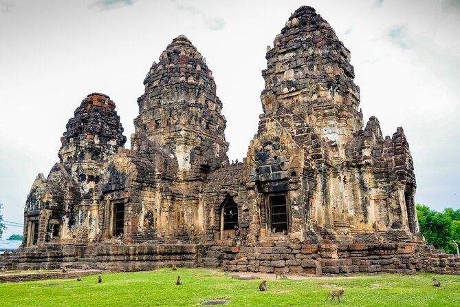 Lopburi Monkey Temple & Ayutthaya Old City Tour From Bangkok - Phra Prang Sam Yot in Lopburi: Khmer roots you can still recognize