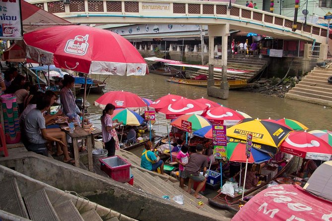 Maeklong & Damnoen Saduak Markets: Railway & Floating Market Tour - The Paddle Boat Ride: The Best Shortcut to Understanding the River Market