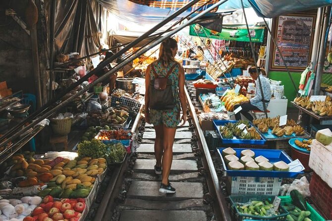 Maeklong Railway Market and Damnoen Saduak Floating Market Tour From Bangkok - Timing, crowd levels, and why some people feel rushed