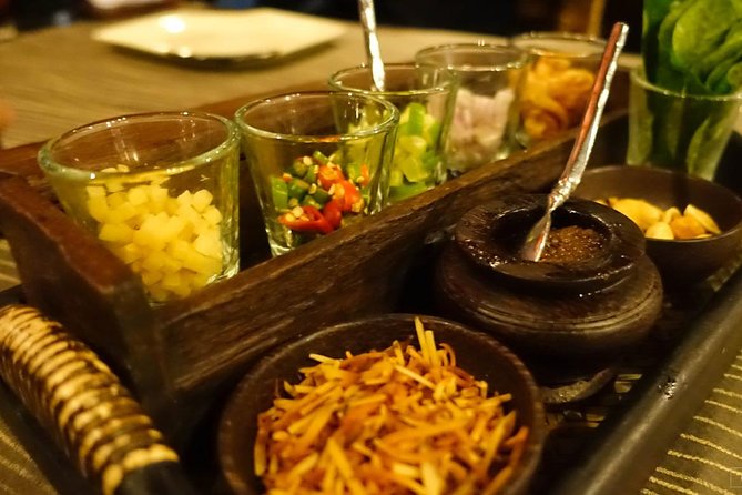 Manohra 5-Star Luxury Dinner Cruise with Pre-Canapés in Bangkok - Price and value: is the Manohra 5-star dinner cruise worth $133.71?