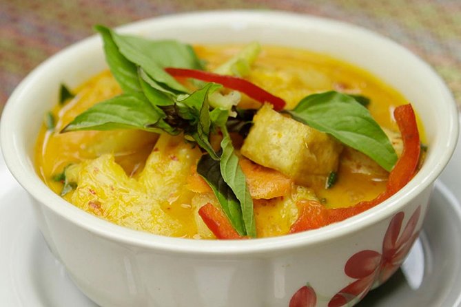 May Kaidee Thai Cooking Class at Bangkok with Pickup - Vegan and vegetarian options, plus what happens if you want meat