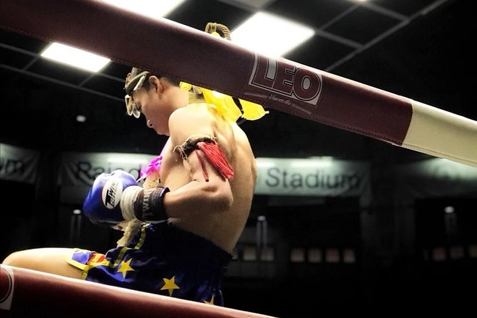 Muay Thai Boxing Show with Ringside Seats at Rajadamnern Stadium - Food and drinks: plan smarter so you’re not surprised at your table