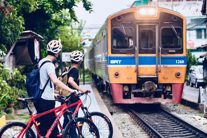 Must-Try: Hidden Bangkok Bike and Food Tour - Stop 2: Somdet Chao Phraya street food for your first local bite