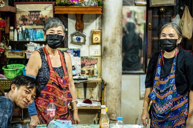 Must-Try: Hidden Bangkok Bike and Food Tour - Stop 4: Wat Kalayanamit Varamahavihara, temples with a calmer tempo