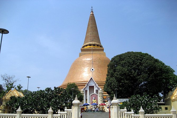 Nakhon Pathom City Tour from Bangkok (SHA Plus) - Stop 3, Wat Phra Pathom Chedi: the giant pagoda that pulls the day together