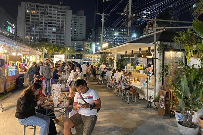 Night life in Bangkok - Jodd Fairs Train Night Market(Joint) - Meeting at Phra Ram 9: Easy Access Beats Late Starts