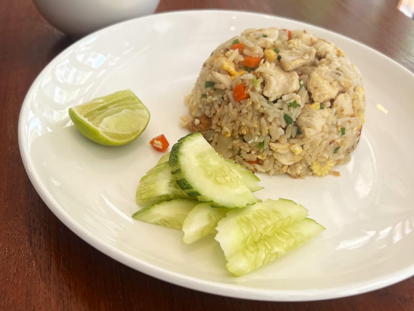 No Diet Club - Local food tour in Bangkok with many tastings - Where the tour starts: Sam Yot and an easy first orientation