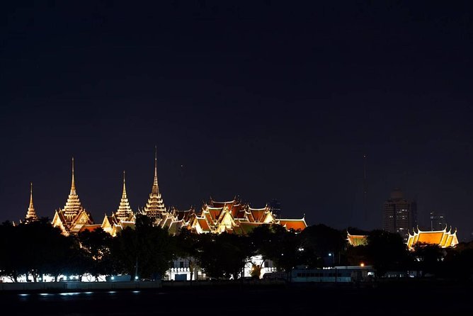 NR-02 KohRattanakosin old town cycling with Loha Prasat,The Giant Swing and more - Why Rattanakosin Old Town on Two Wheels