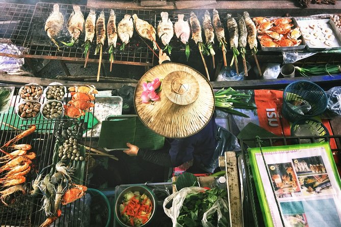 One Day Bangkok Everything - Damnoen Saduak Floating Market: Photo ops, food snacks, and a boat ride