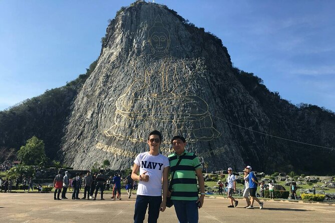 One Day Splendid Pattaya Private Day Tour from Bangkok - Wat Phra Yai and Big Buddha Hill: the classic gold statue moment