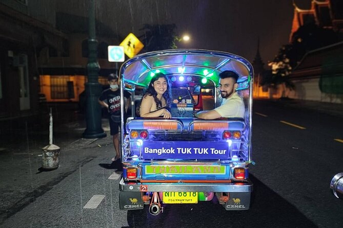 Private Bangkok Night City Tour by Tuk-Tuk with Thai Food - Pak Khlong Talat flower market at night