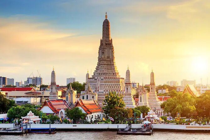 Private Bangkok Three Temples and Grand Palace Tour - Wat Phra Kaew, the Emerald Buddha, in a focused 30 minutes