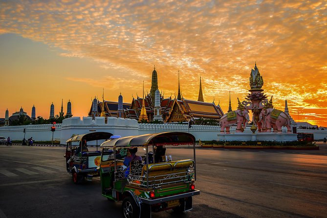 Private Bangkok Tuk Tuk Sunset Long-tail Night Lights - Chao Phraya River cruise: why the evening starts on water