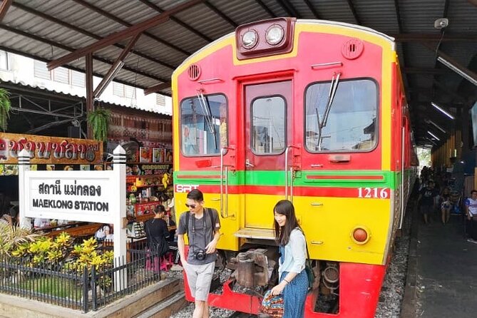 Private Damnoen Saduak and Maeklong Railway Market Tour(min 2pax) - How Maeklong Railway Market Works, and Why It Feels So Unusual