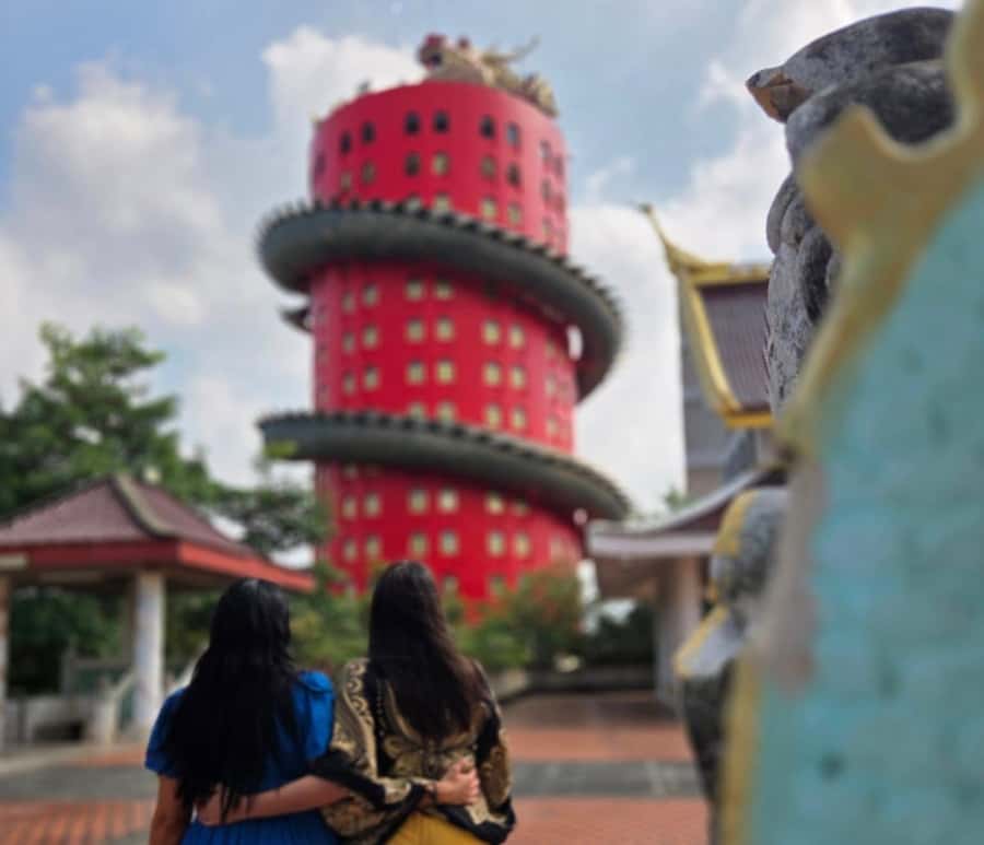Private Floating & Train Market + DRAGON Temple + Thai Cafe - Price and Value: What $150 Per Person Actually Buys