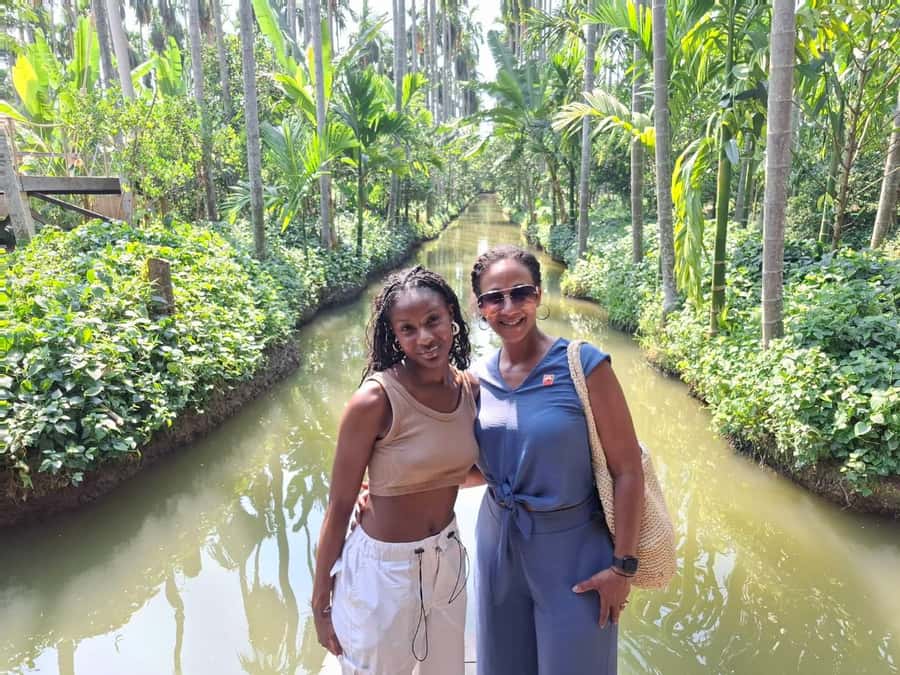 Private Floating & Train Market + DRAGON Temple + Thai Cafe - Who This Tour Fits Best