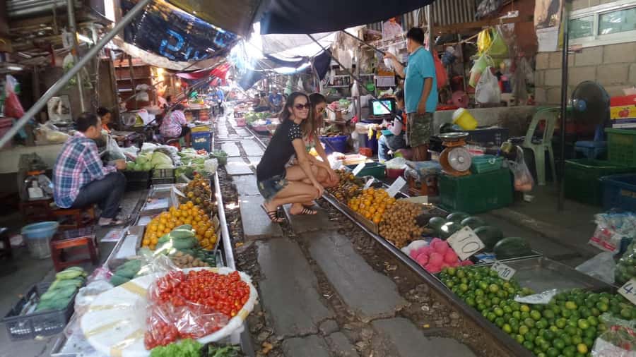 Private Floating & Train Market + DRAGON Temple + Thai Cafe - Damnoen Saduak Floating Market, plus a Private Boat Ride