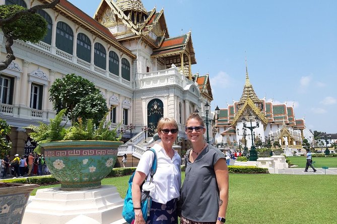 Private Grand Temples Along the Chao Phraya River [1/2 Day] - Pak Khlong Flower Talat, the 30-minute burst of color