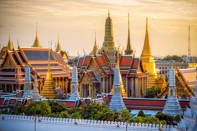 Private & Guided: Bangkok Top 7 Wonders With Local Thai Lunch - Grand Palace time, then Democracy Monument in the city center