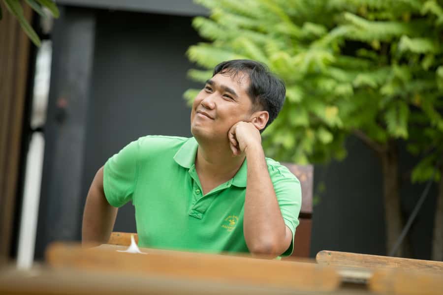 Private Guided Day Tour: Bangkok with Public Transport - Food and Performances: The Stops That Make It Feel Special